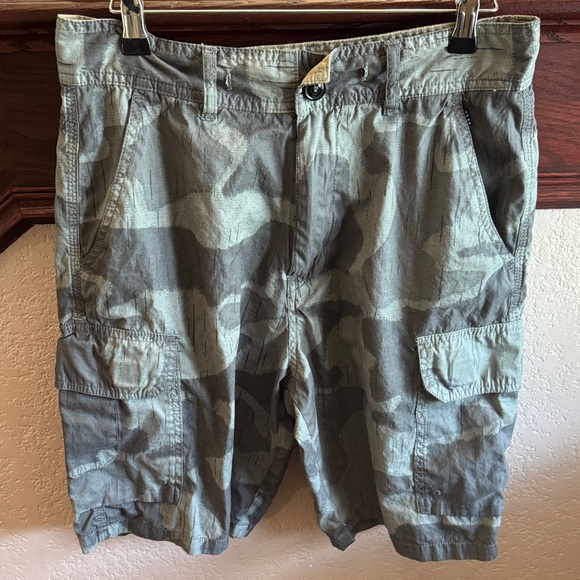 Billabong Gray & Green Hybrid Camouflage Cargo Shorts Swimwear Surfer Skater - Picture 1 of 5